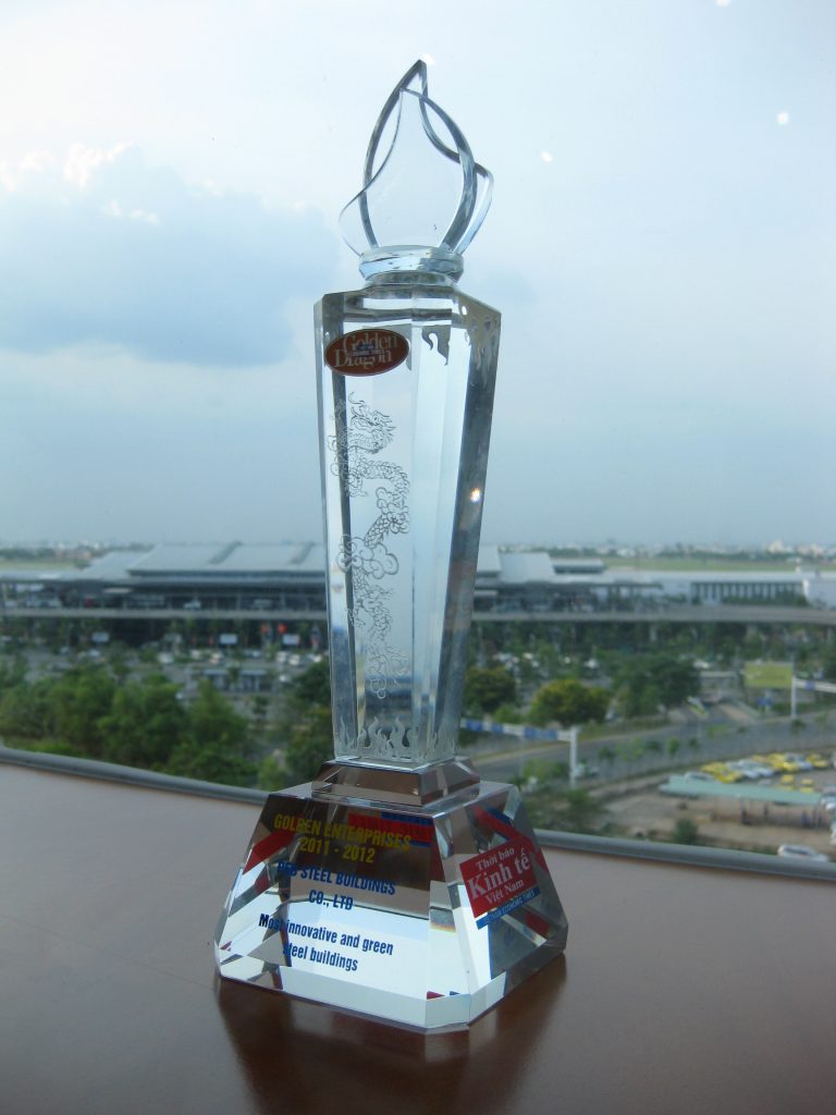Golden Dragon Award trophy for PEB Steel